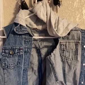 Cut off sleeve jean jacket